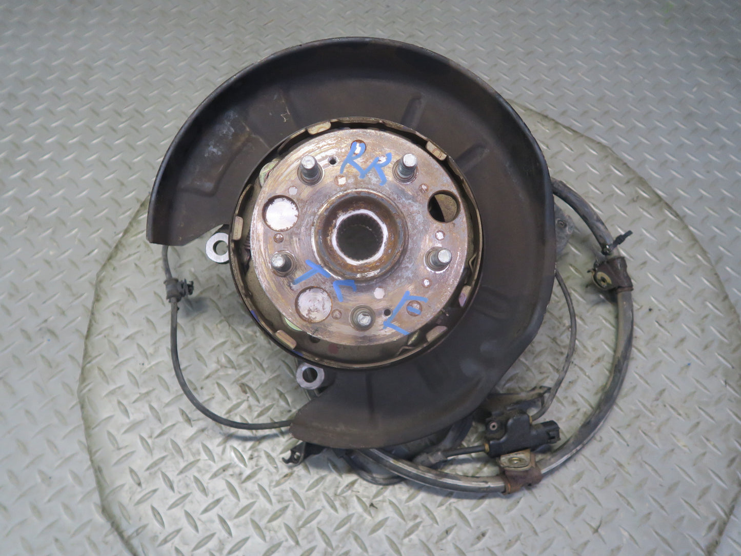 95-97 Toyota Celsior Lexus LS400 UCF20 Rear Right Knuckle Wheel Hub Bearing OEM