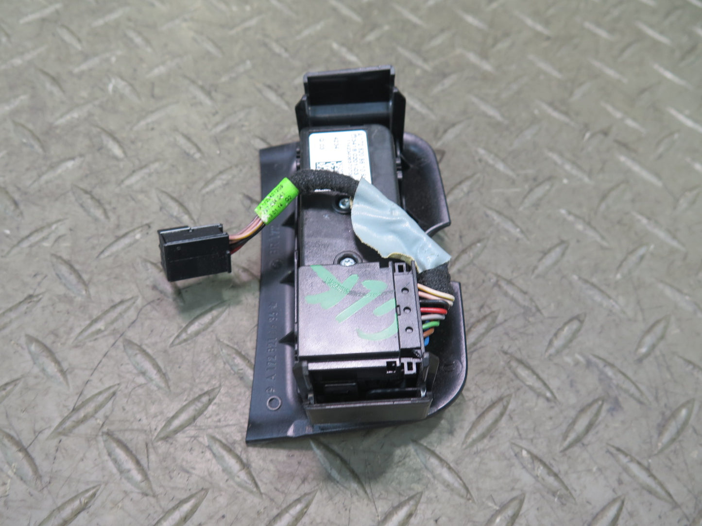 2012-2016 Mercedes R172 SLK Overhead Emergency SOS Control Switch Button