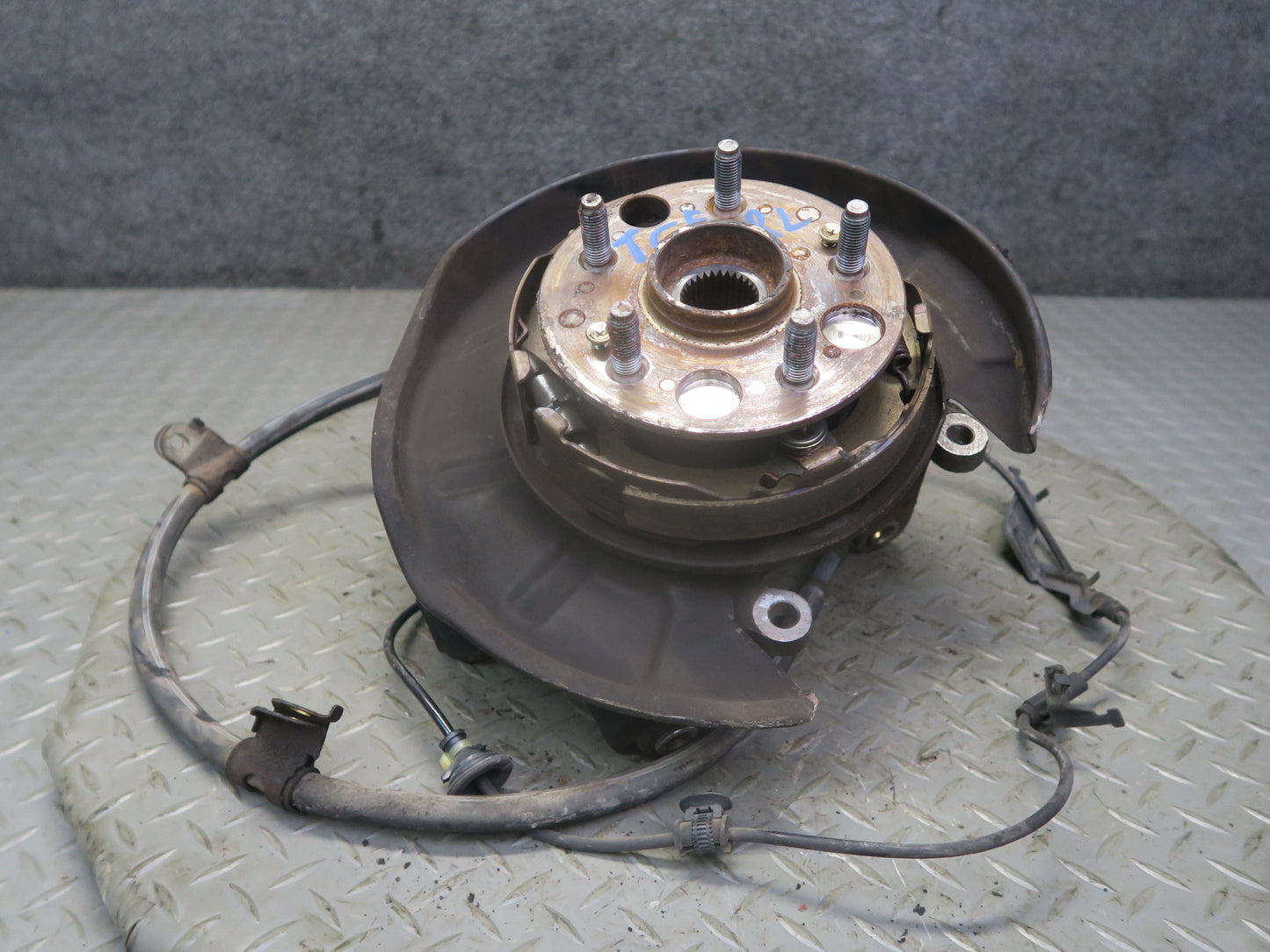 95-97 Toyota Celsior Lexus LS400 UCF20 Rear Left Knuckle Wheel Hub Bearing OEM