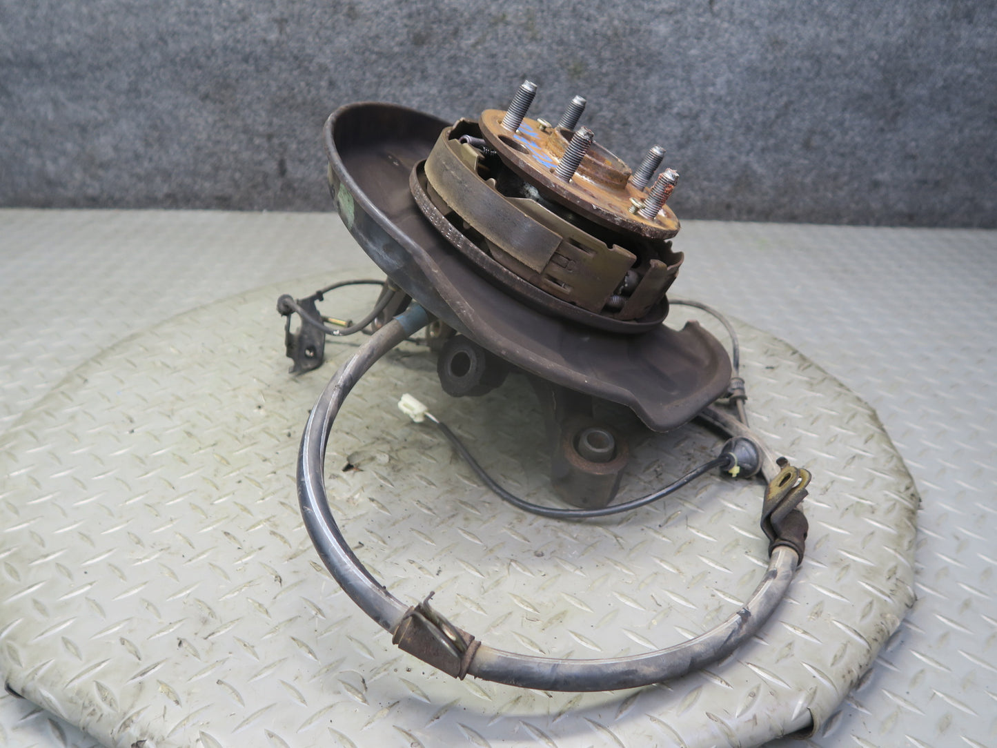 95-97 Toyota Celsior Lexus LS400 UCF20 Rear Left Knuckle Wheel Hub Bearing OEM
