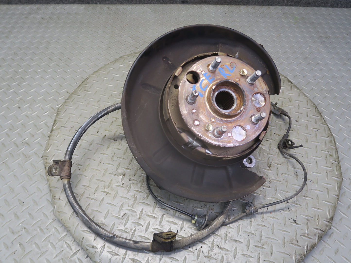 95-97 Toyota Celsior Lexus LS400 UCF20 Rear Left Knuckle Wheel Hub Bearing OEM