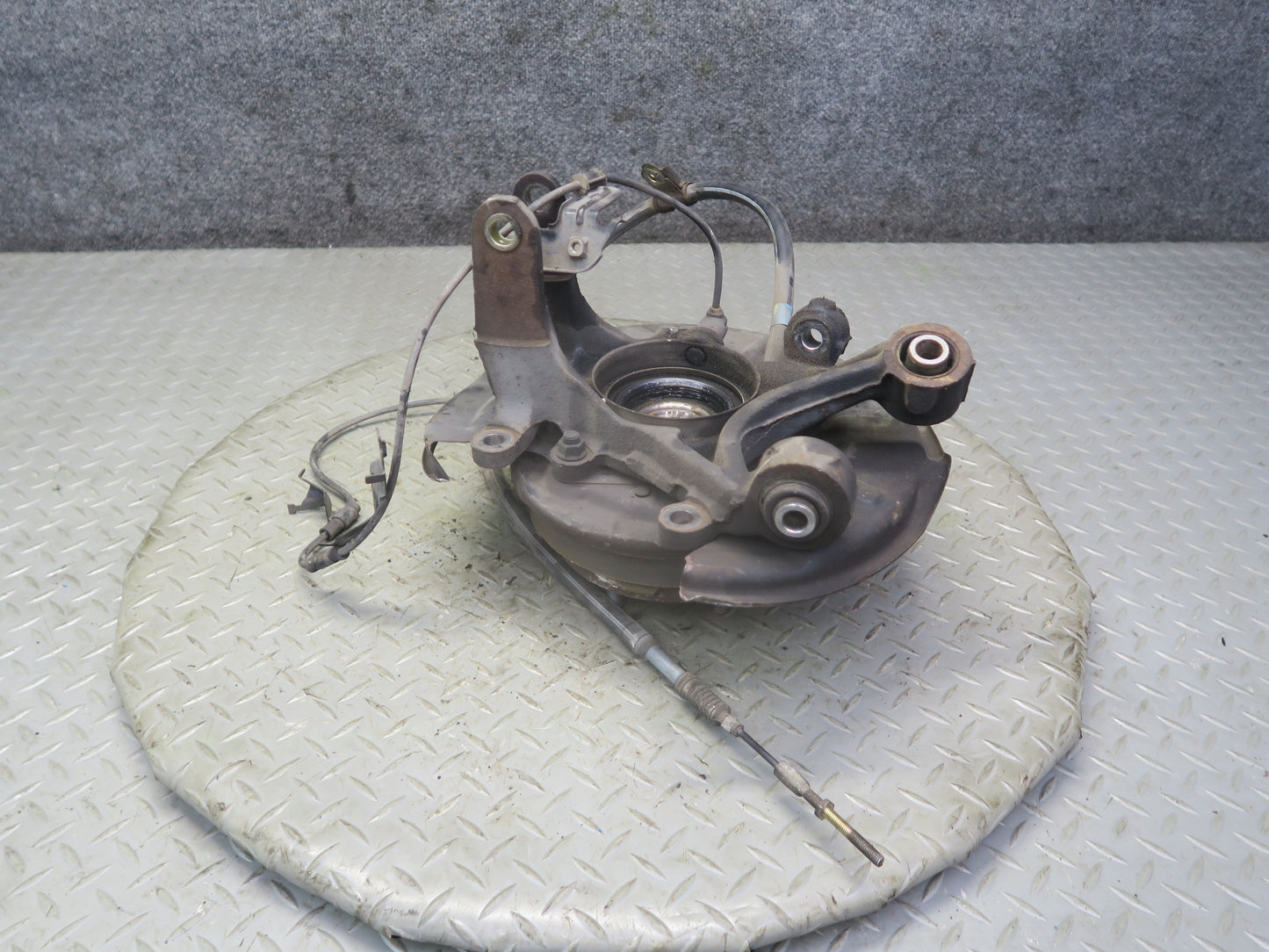95-97 Toyota Celsior Lexus LS400 UCF20 Rear Left Knuckle Wheel Hub Bearing OEM