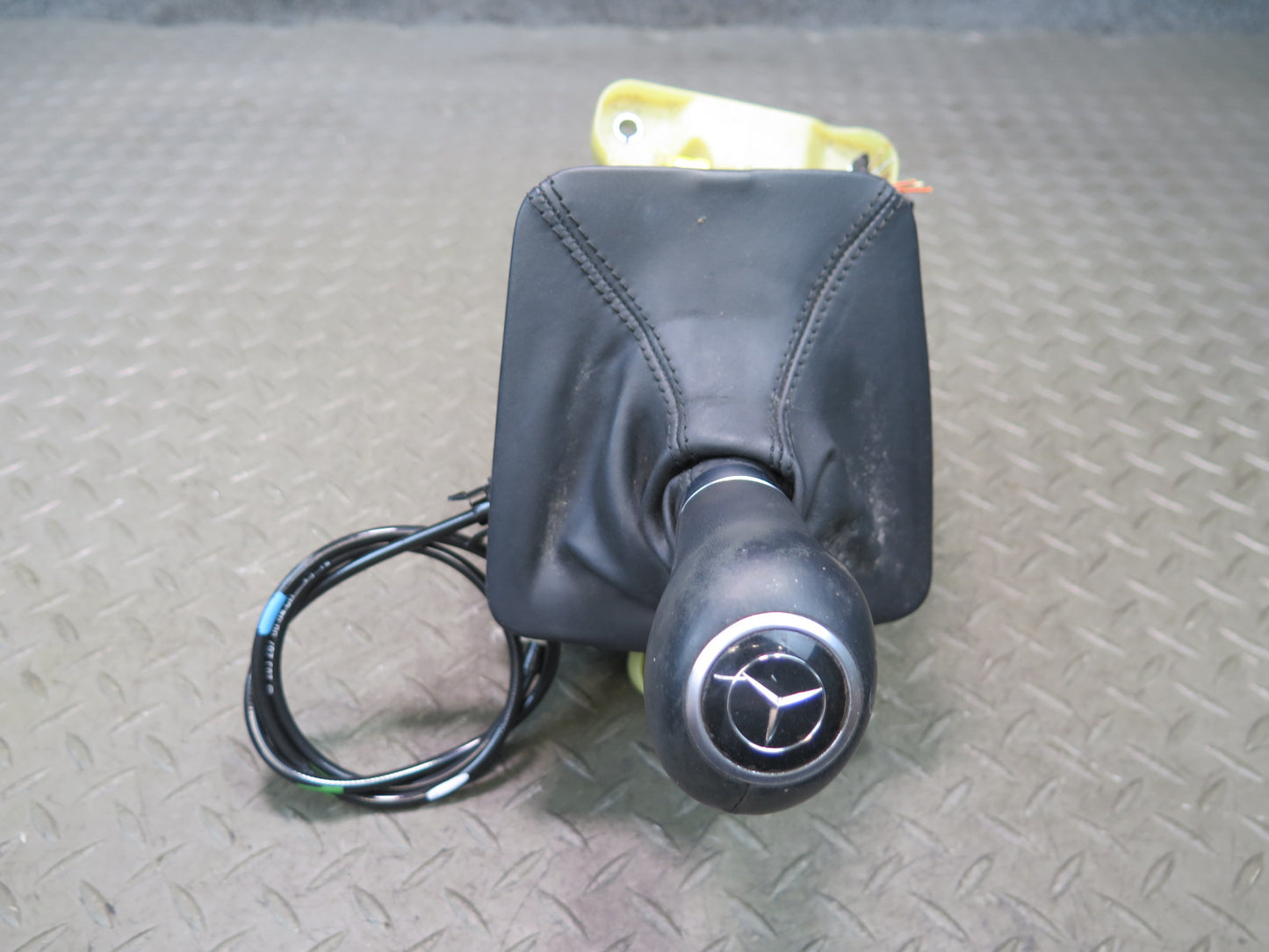 12-16 Mercedes R172 SLK Automatic Transmission Gear Box Shifter Selector W/ Knob