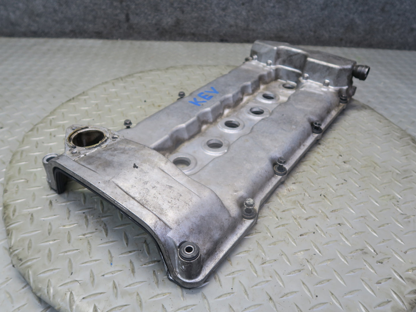 01-03 VW Eurovan T4 2.8L AXK Engine Cylinder Head Valve Cover w Oil Neck OEM