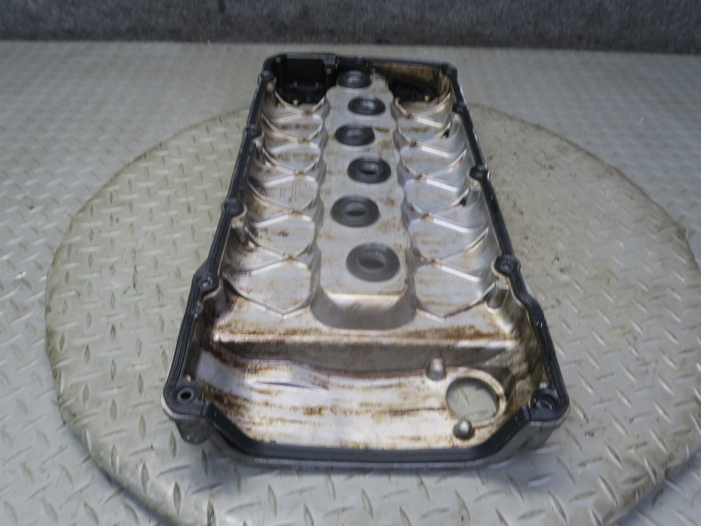 01-03 VW Eurovan T4 2.8L AXK Engine Cylinder Head Valve Cover w Oil Neck OEM