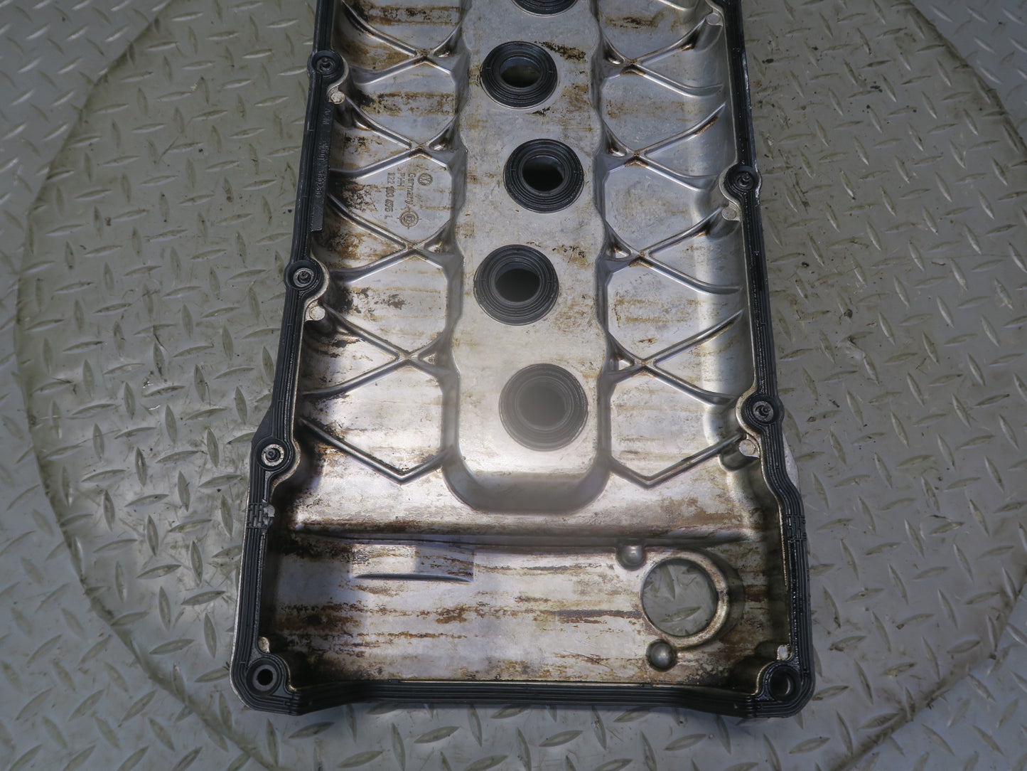 01-03 VW Eurovan T4 2.8L AXK Engine Cylinder Head Valve Cover w Oil Neck OEM