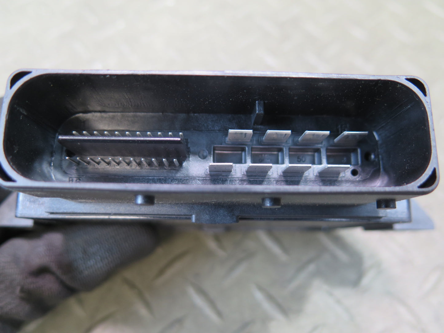 2012-2016 Mercedes R172 SLK Parking Brake Assist Control Module Unit A2469004512