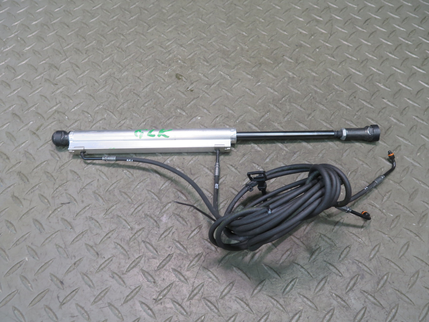 2012-2020 Mercedes R172 SLK SLC Convertible Roof TOP Left Trunk Lid Cylinder