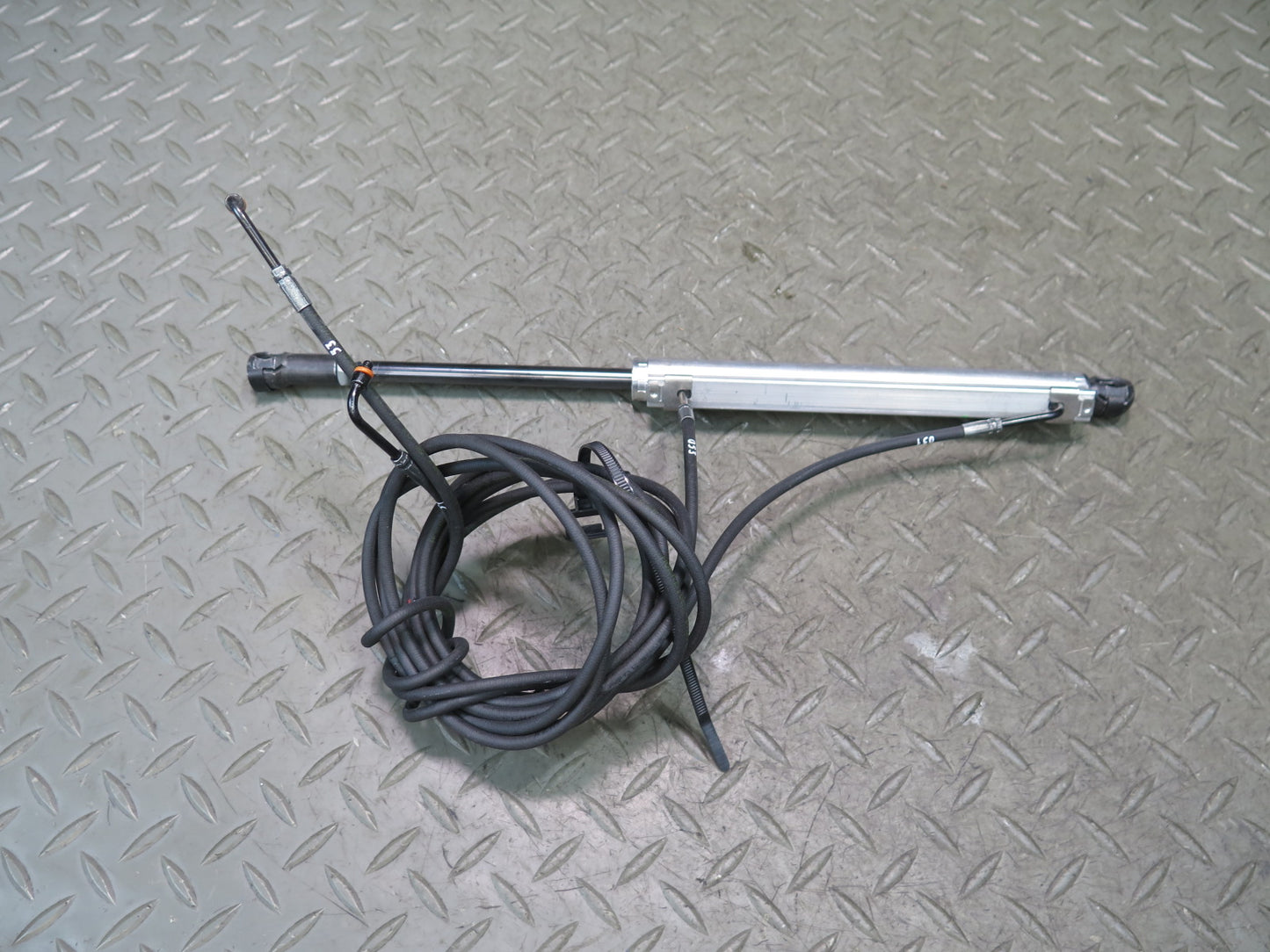 2012-2020 Mercedes R172 SLK SLC Convertible Roof TOP Left Trunk Lid Cylinder