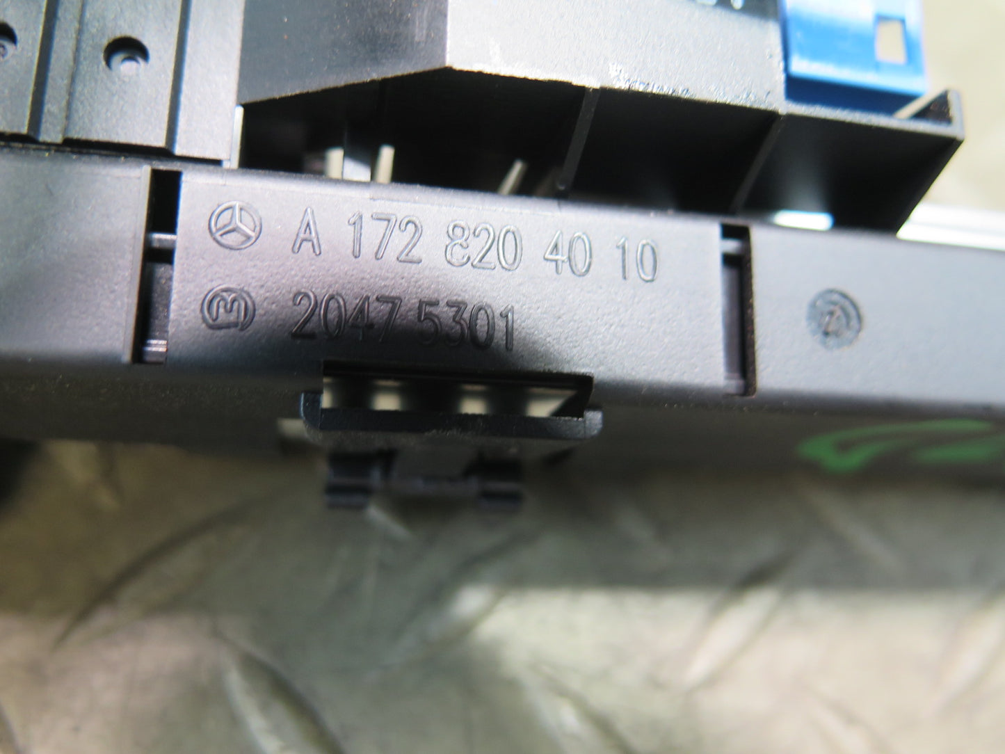 2012-2020 Mercedes R172 SLK SLC Convertible Roof TOP Right Trunk Lid Cylinder