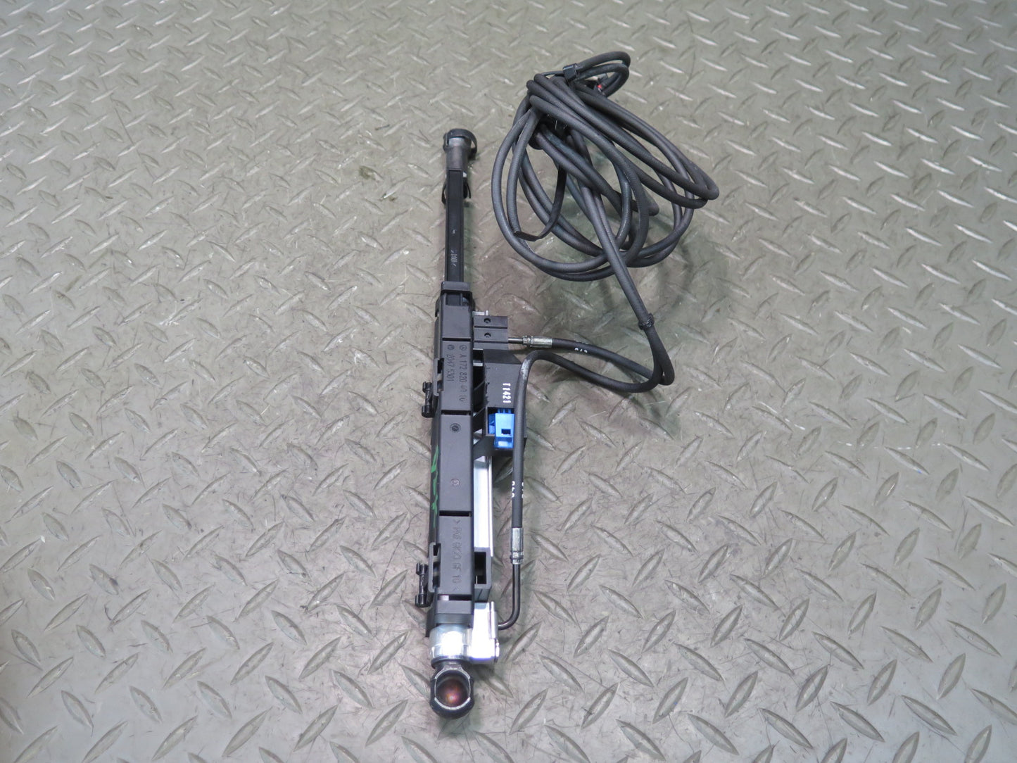2012-2020 Mercedes R172 SLK SLC Convertible Roof TOP Right Trunk Lid Cylinder