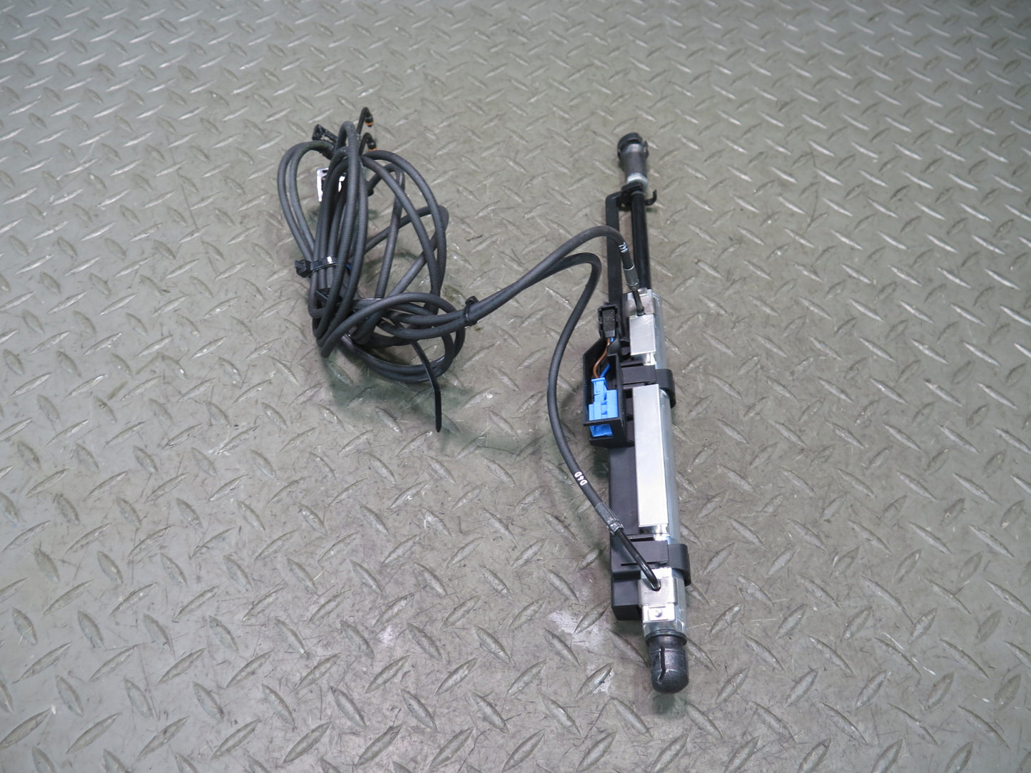 2012-2020 Mercedes R172 SLK SLC Convertible Roof TOP Right Trunk Lid Cylinder