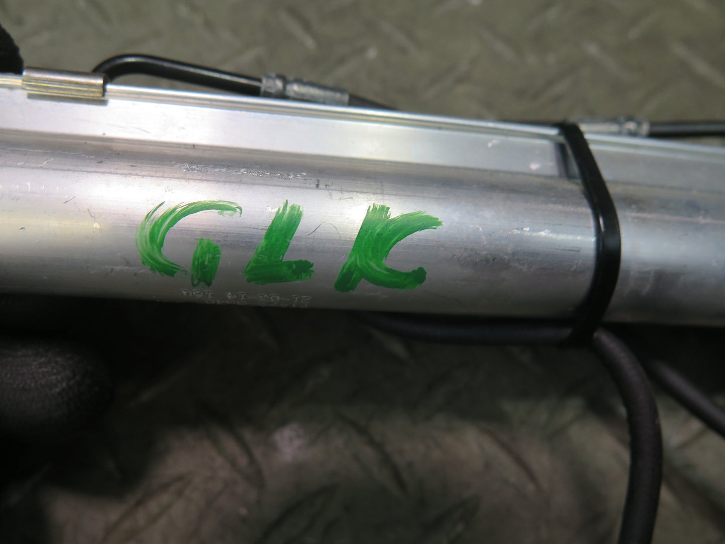 2012-2020 Mercedes R172 SLK SLC Convertible TOP Left Roof Hydraulic Cylinder