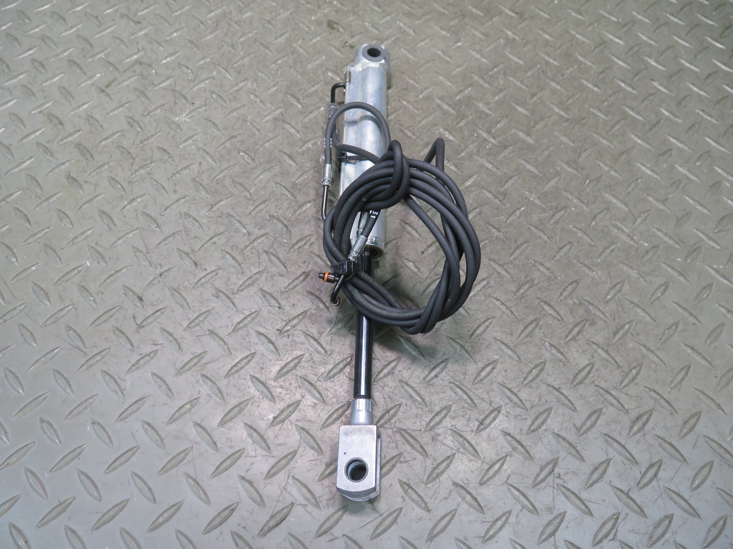 2012-2020 Mercedes R172 SLK SLC Convertible TOP Left Roof Hydraulic Cylinder