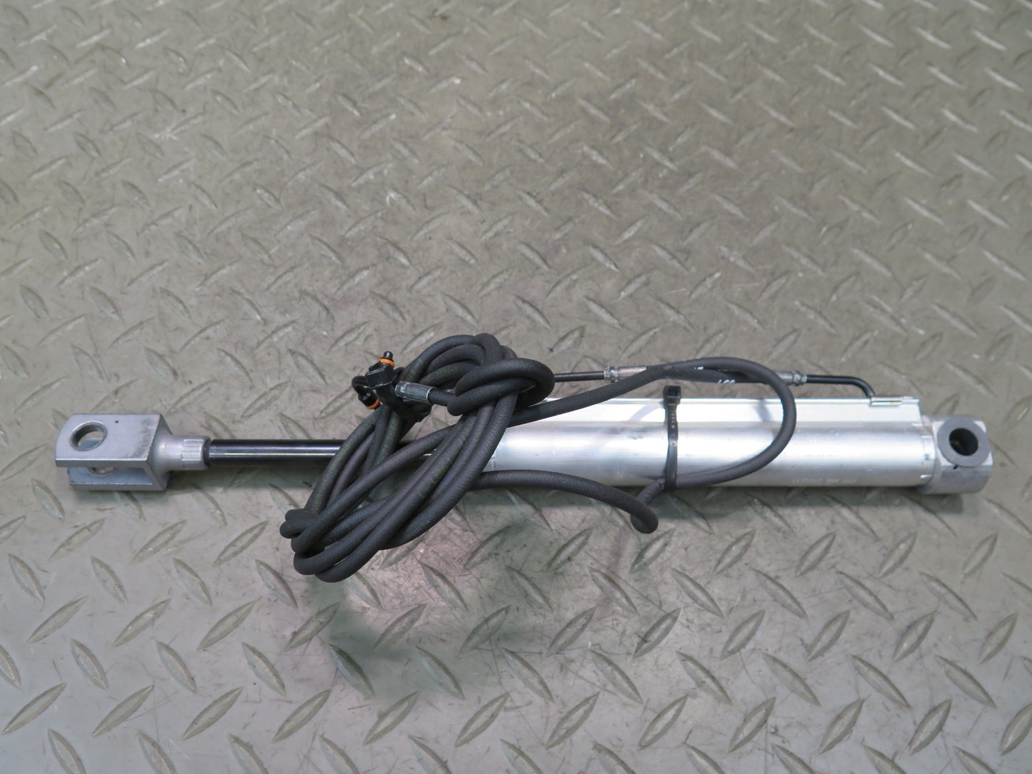 2012-2020 Mercedes R172 SLK SLC Convertible TOP Left Roof Hydraulic Cylinder