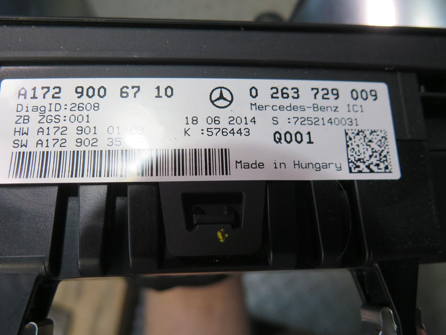2012-2016 Mercedes R172 SLK Instrument Cluster Speedometer A1729006710