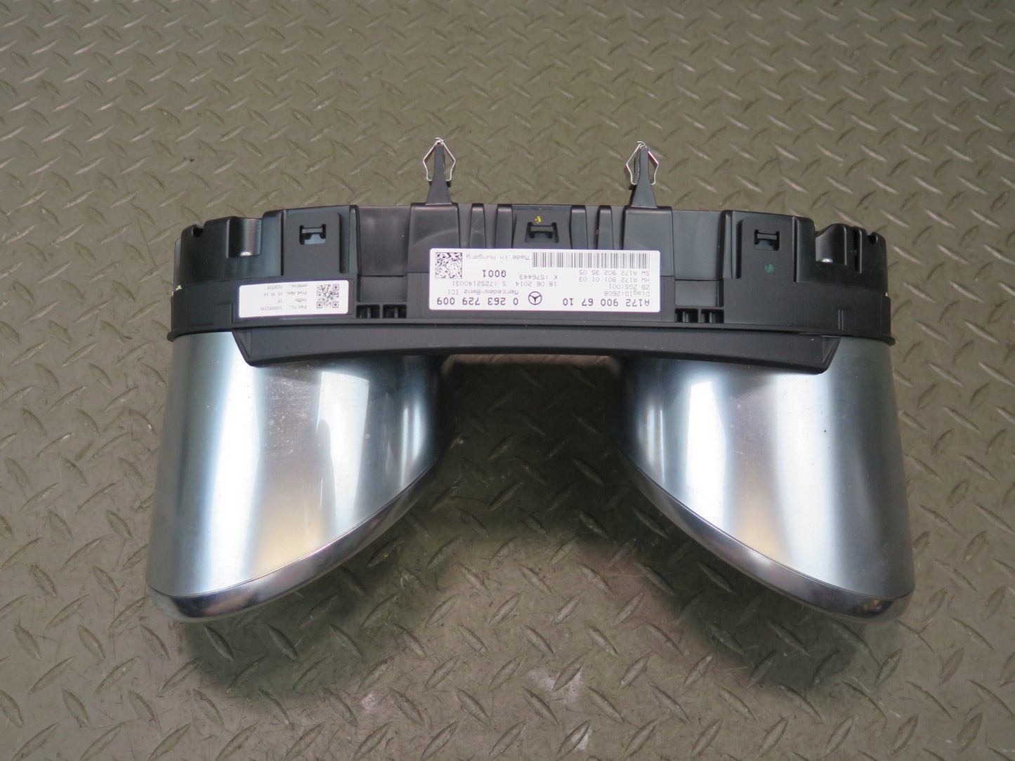 2012-2016 Mercedes R172 SLK Instrument Cluster Speedometer A1729006710