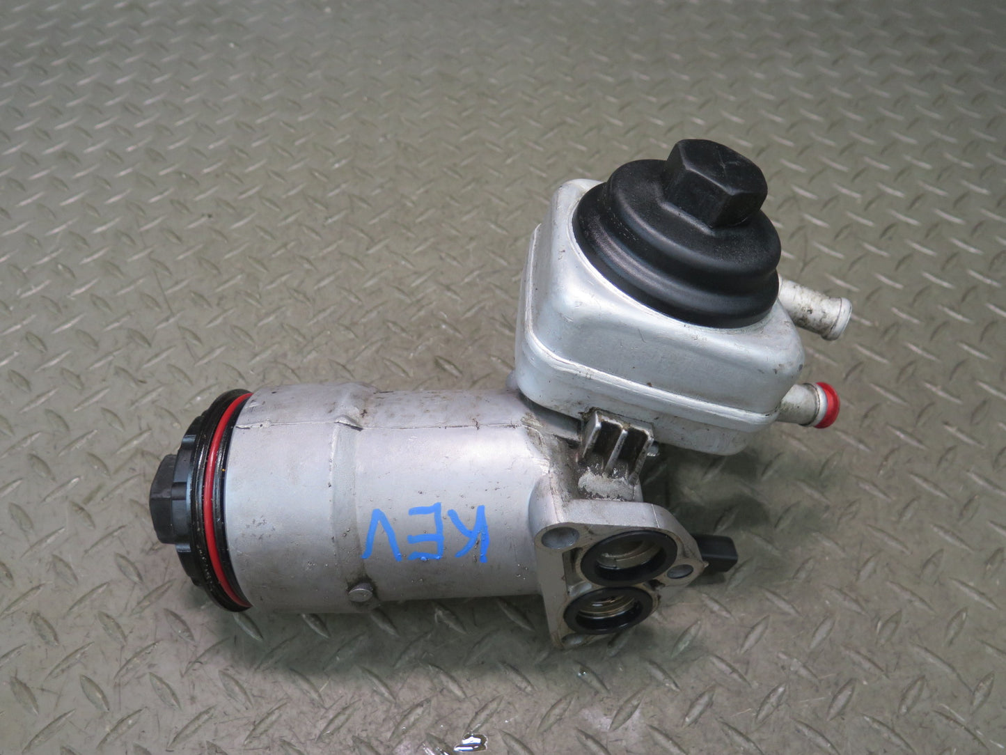 01-03 VW Eurovan T4 2.8L AXK Engine Motor Oil Filter Housing 066115403 OEM
