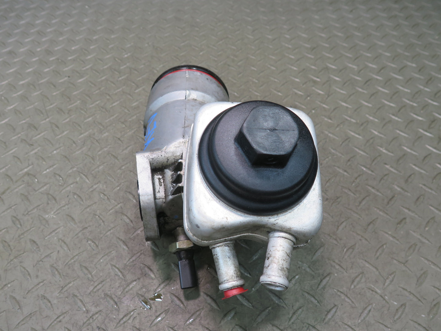01-03 VW Eurovan T4 2.8L AXK Engine Motor Oil Filter Housing 066115403 OEM