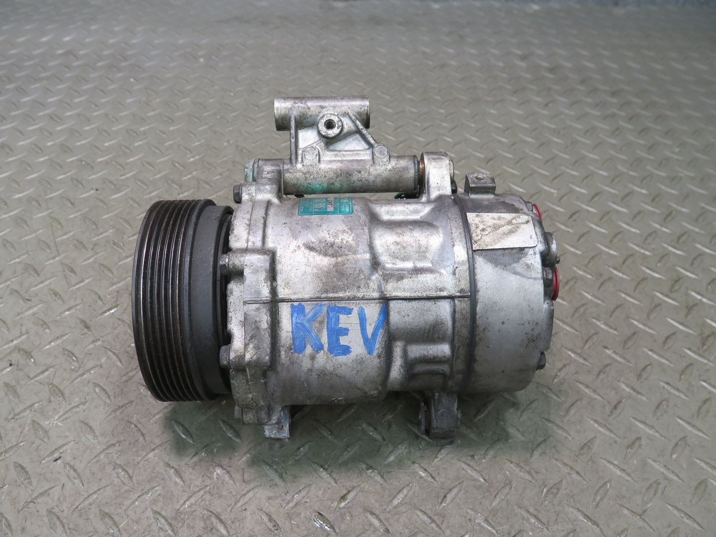 01-03 VW Eurovan T4 2.8L AXK A/C Air Condition Compressor 7D0820805J OEM