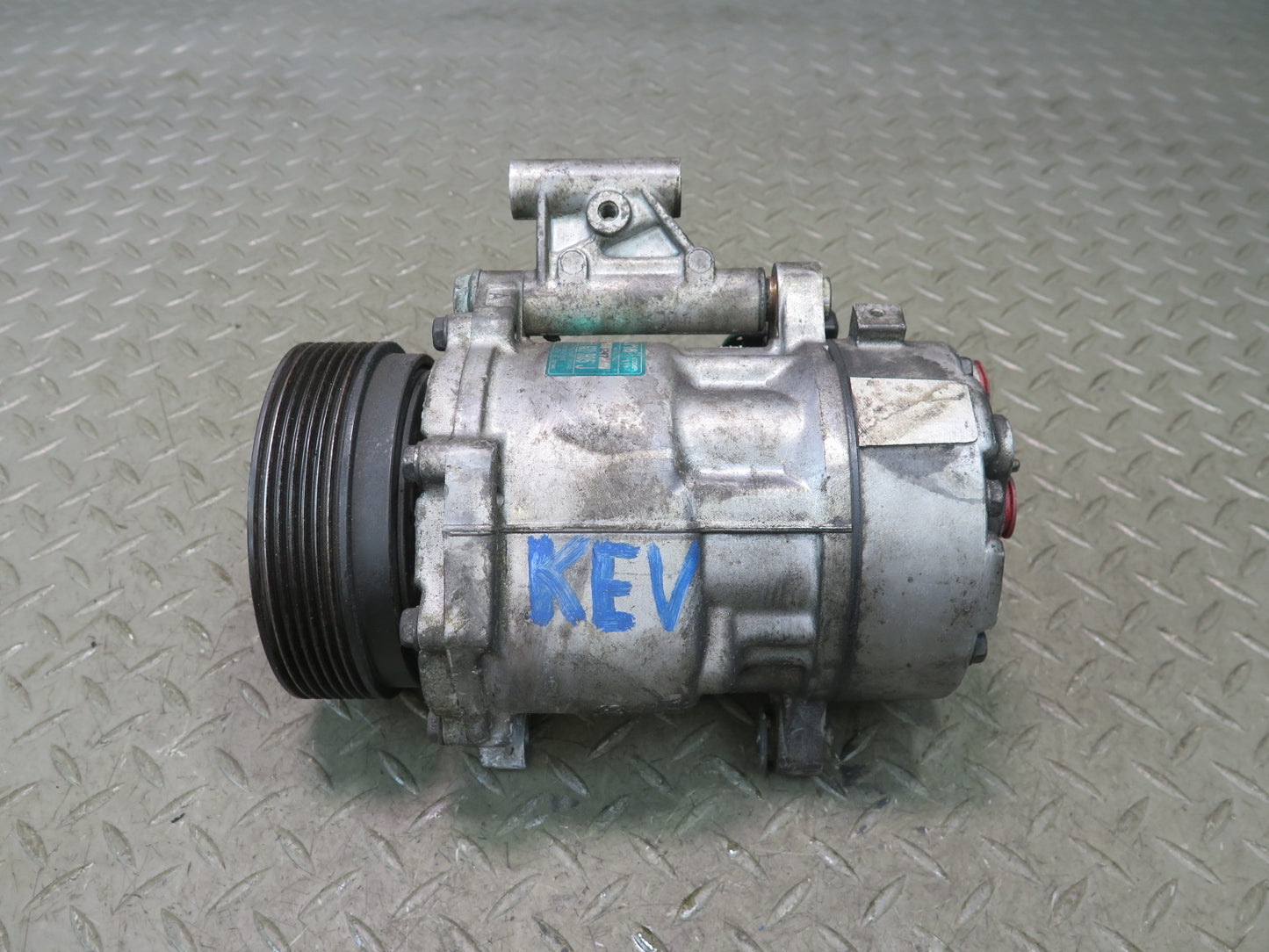 01-03 VW Eurovan T4 2.8L AXK A/C Air Condition Compressor 7D0820805J OEM
