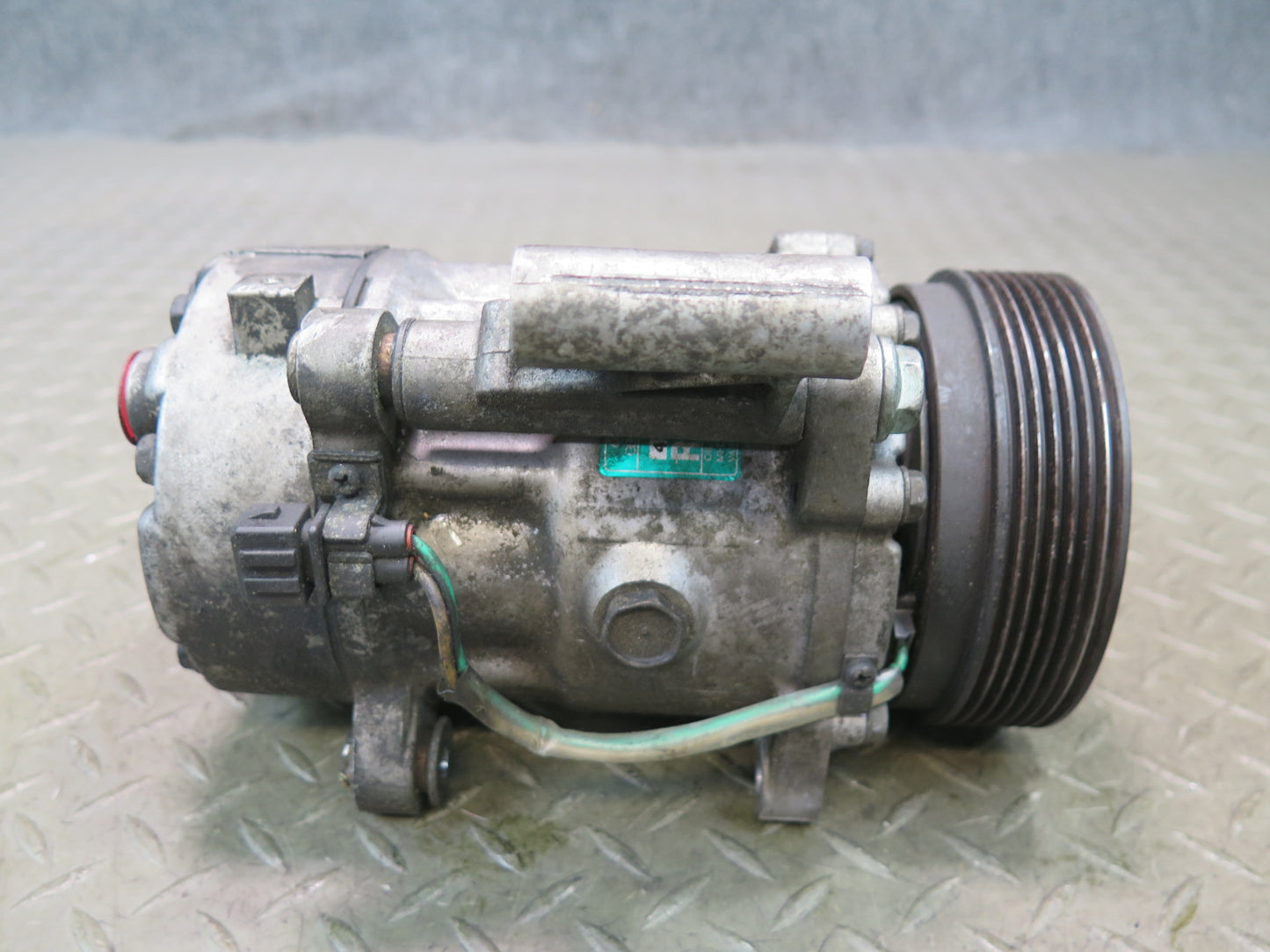 01-03 VW Eurovan T4 2.8L AXK A/C Air Condition Compressor 7D0820805J OEM