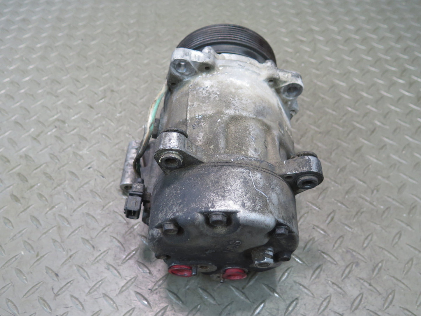 01-03 VW Eurovan T4 2.8L AXK A/C Air Condition Compressor 7D0820805J OEM