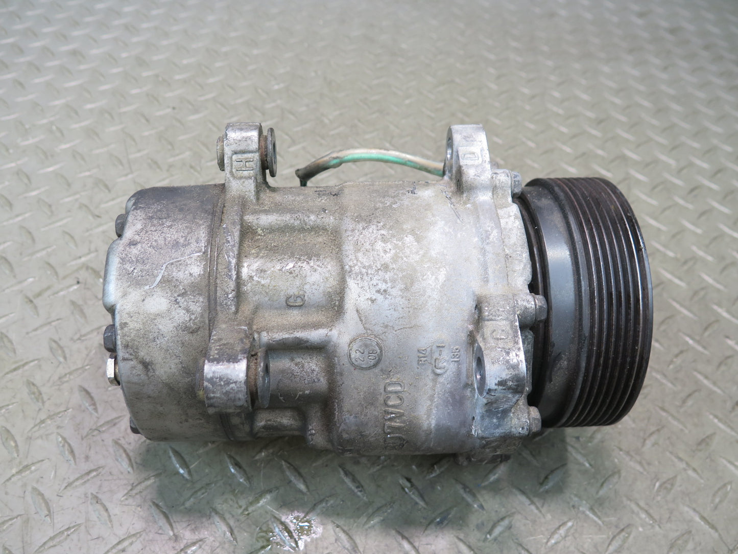 01-03 VW Eurovan T4 2.8L AXK A/C Air Condition Compressor 7D0820805J OEM
