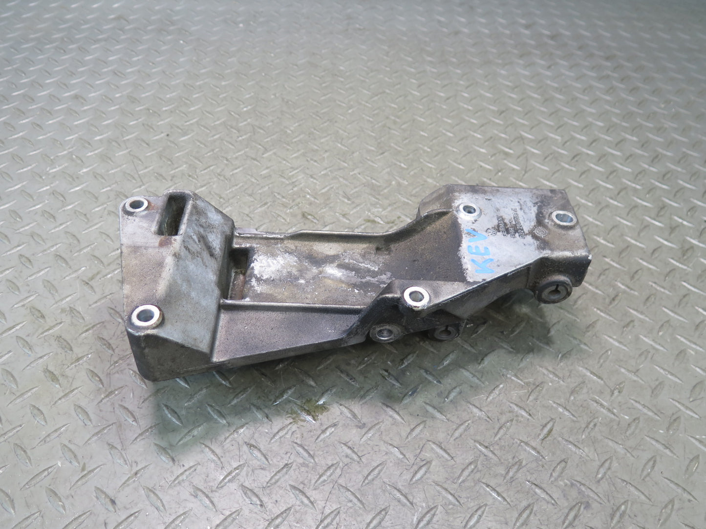 01-03 VW Eurovan T4 2.8L AXK Power Steering Alternator Mounting Bracket OEM