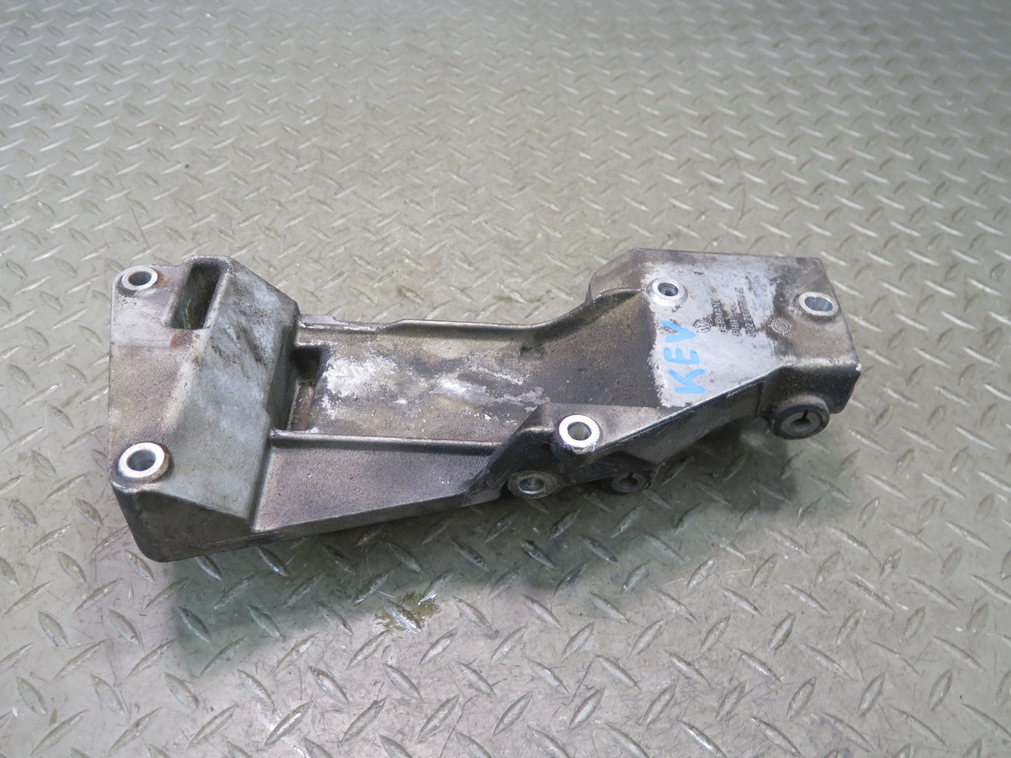 01-03 VW Eurovan T4 2.8L AXK Power Steering Alternator Mounting Bracket OEM