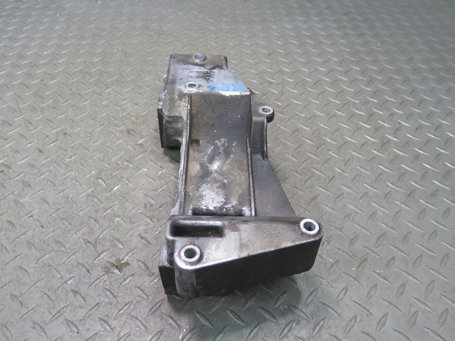 01-03 VW Eurovan T4 2.8L AXK Power Steering Alternator Mounting Bracket OEM