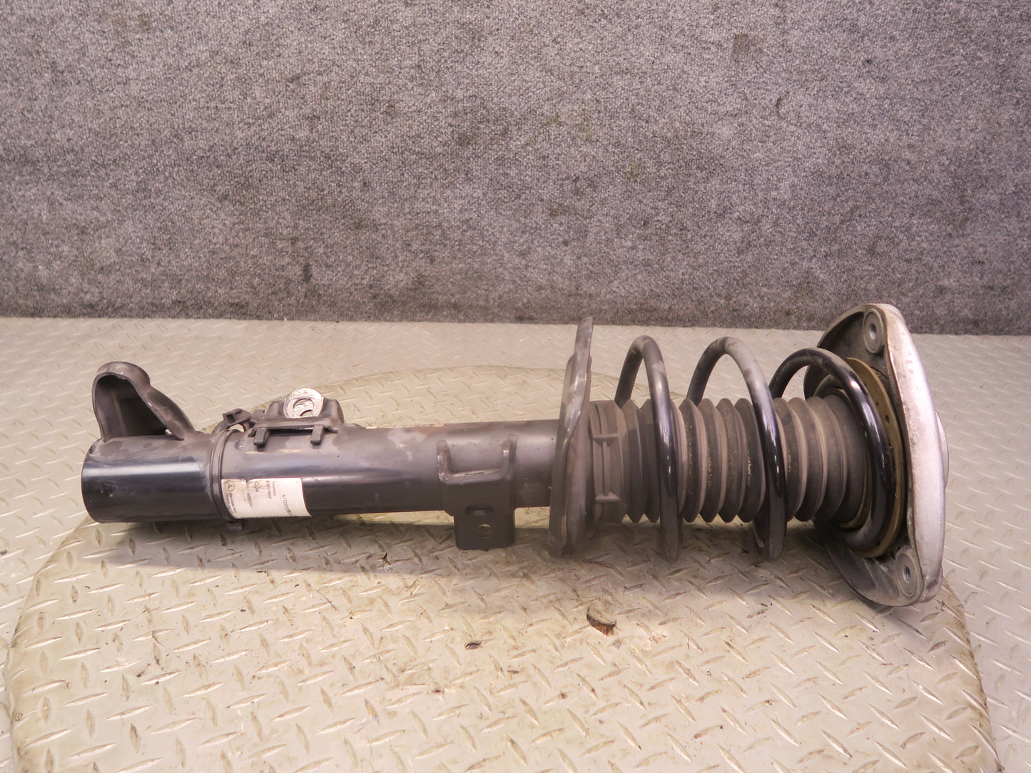 2012-2020 Mercedes R172 SLK SLC Front Left & Right Side Shock Strut Absorber Set