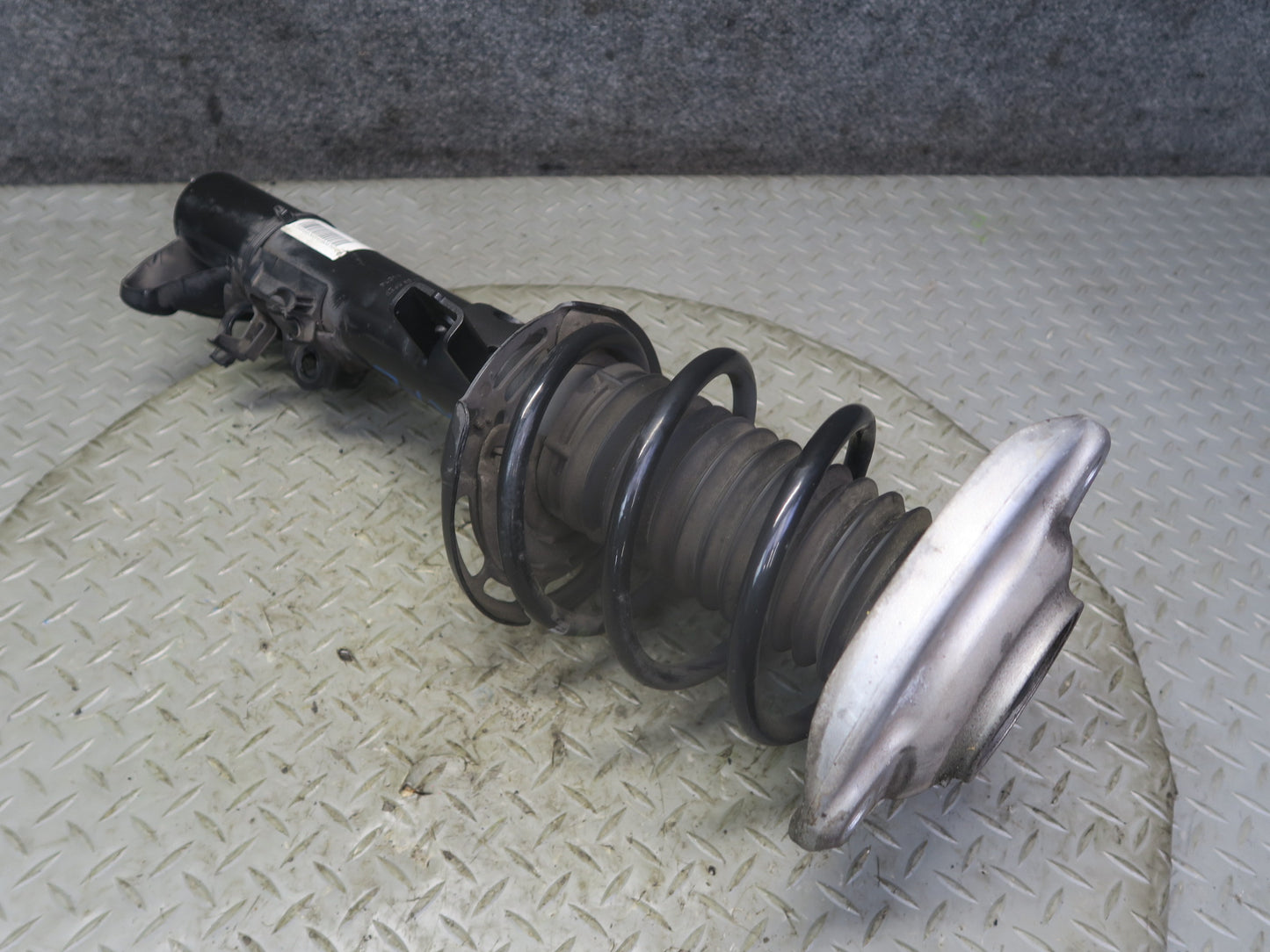2012-2020 Mercedes R172 SLK SLC Front Left & Right Side Shock Strut Absorber Set