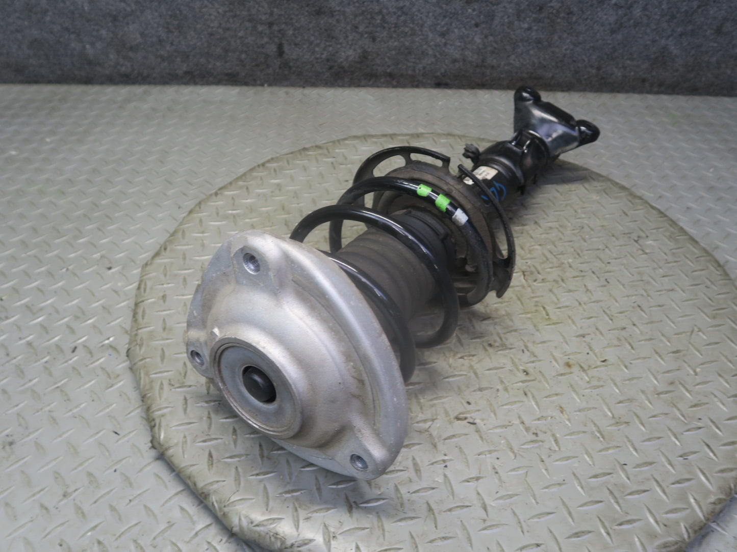 2012-2020 Mercedes R172 SLK SLC Front Left & Right Side Shock Strut Absorber Set