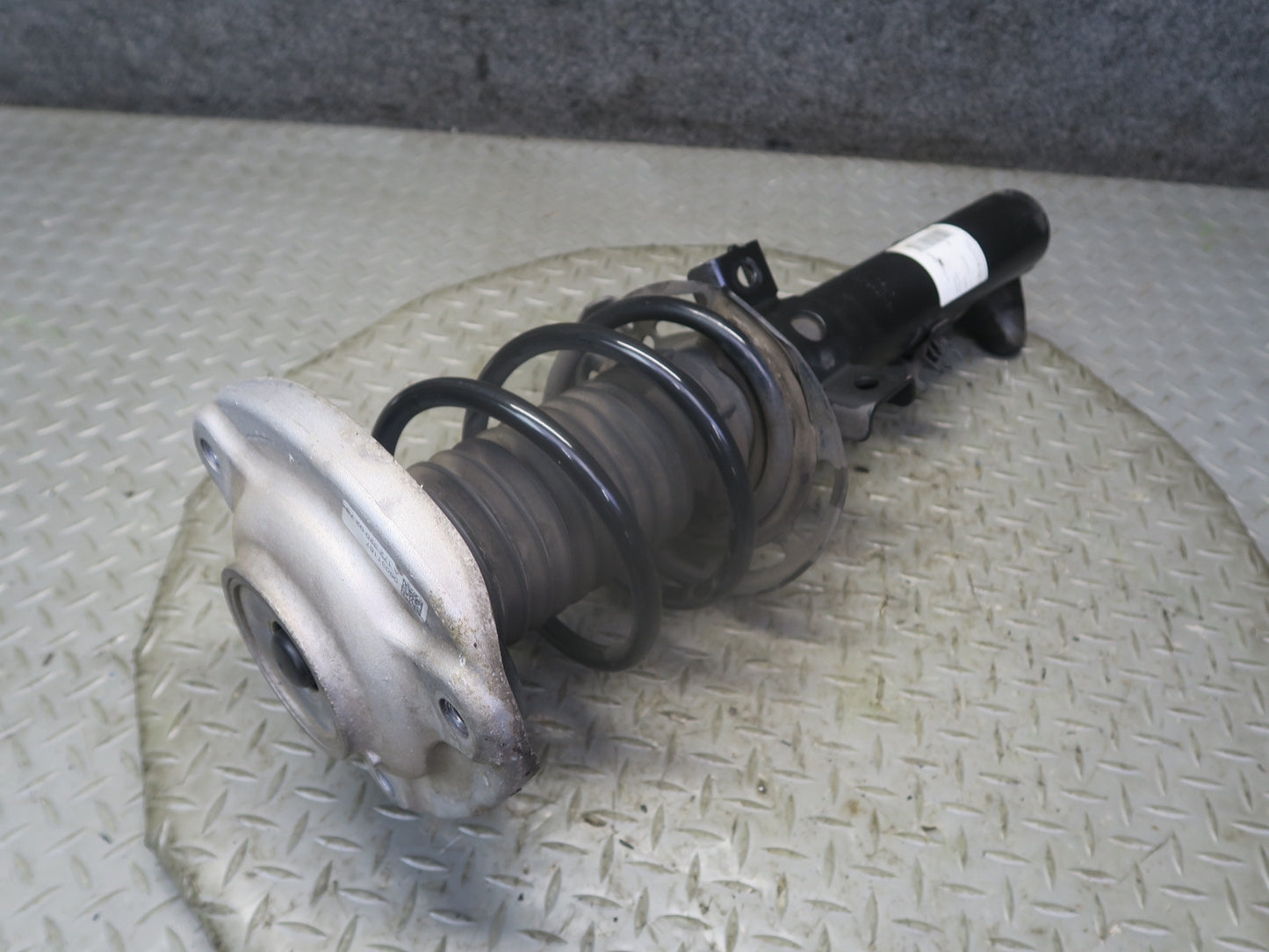 2012-2020 Mercedes R172 SLK SLC Front Left & Right Side Shock Strut Absorber Set