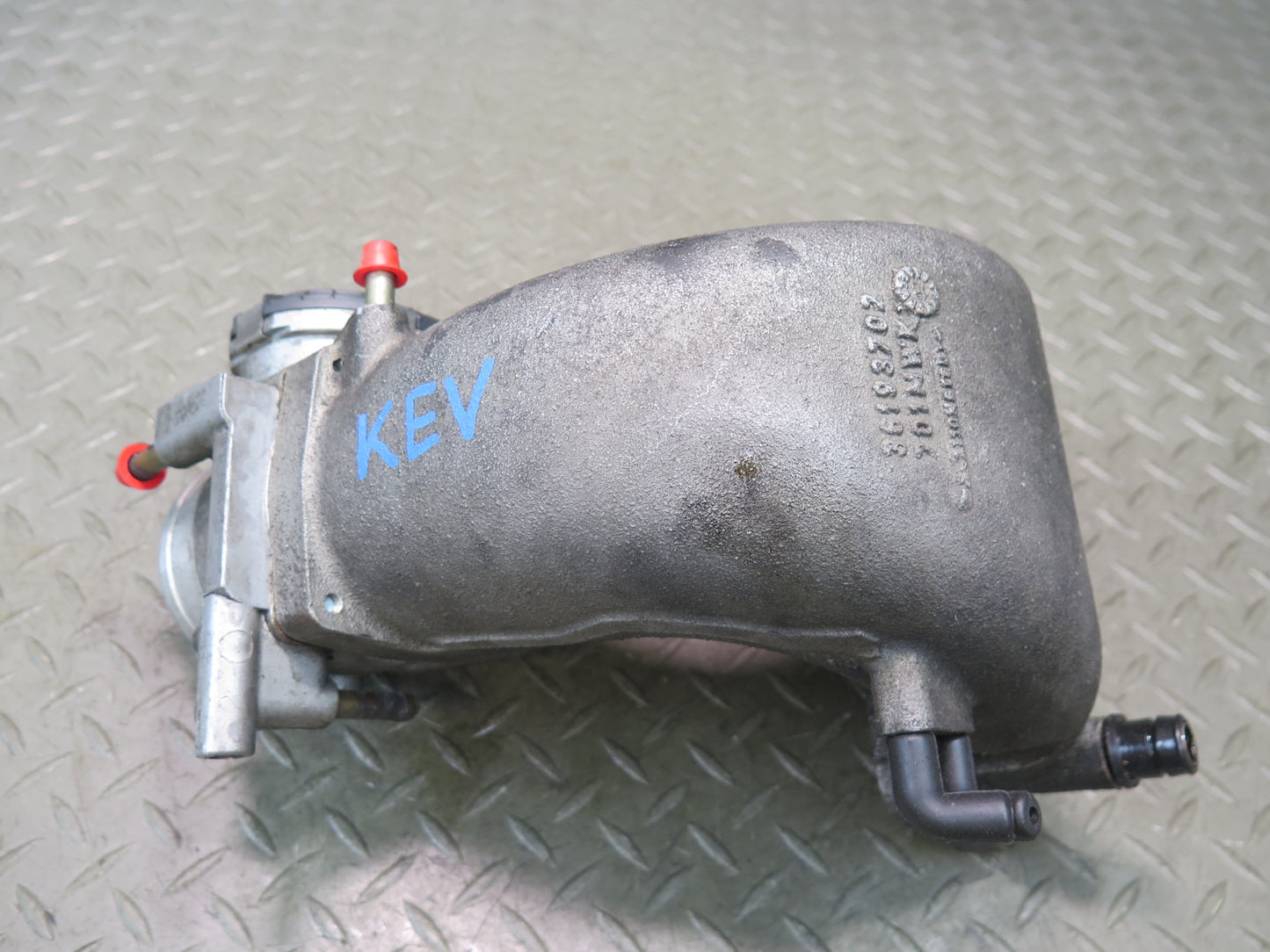 01-03 VW Eurovan T4 2.8L AXK Lower Intake Manifold Pipe 36193702 OEM