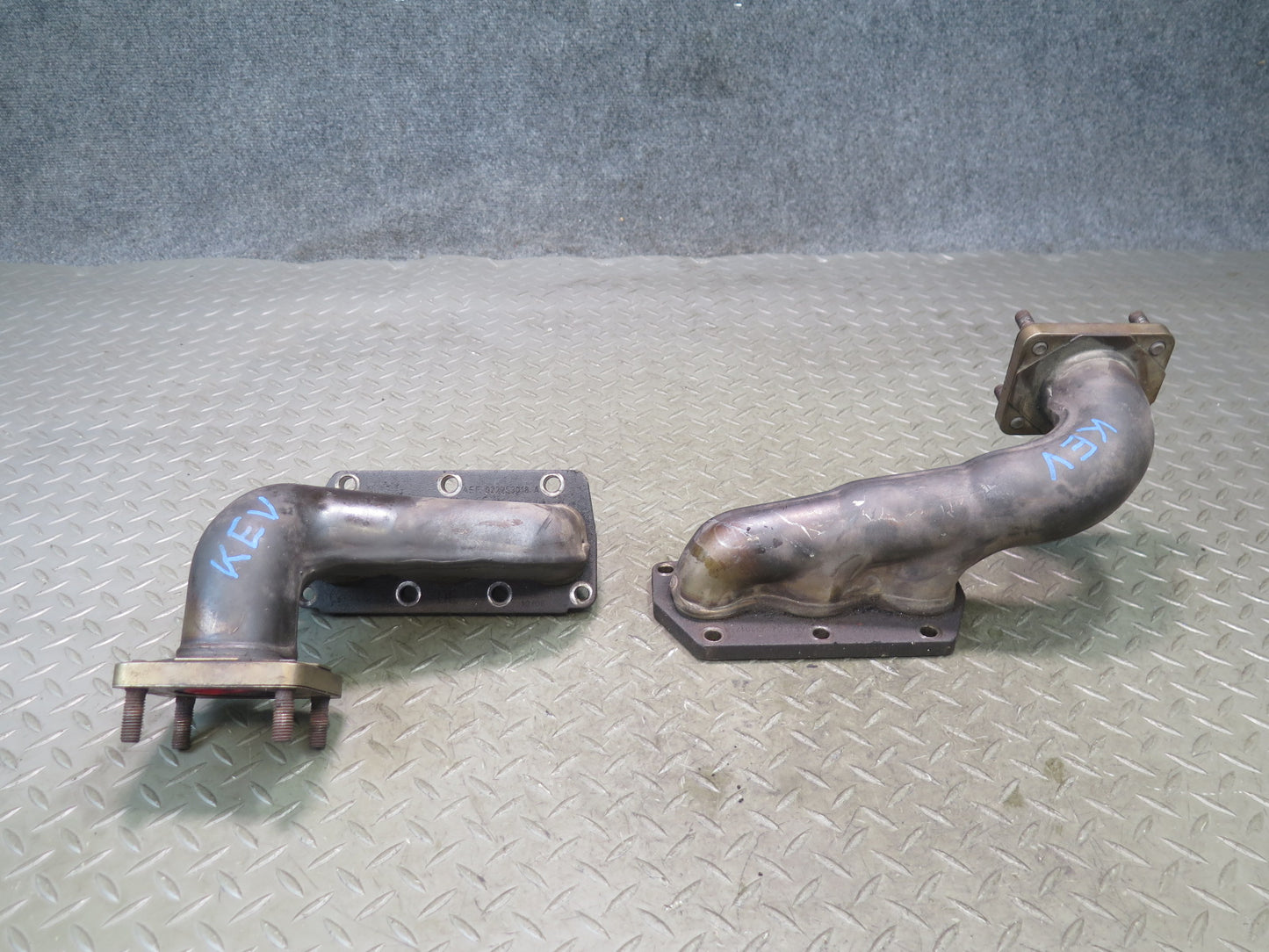 01-03 VW Eurovan T4 2.8L AXK Set of 2 Engine Exhaust Manifold OEM
