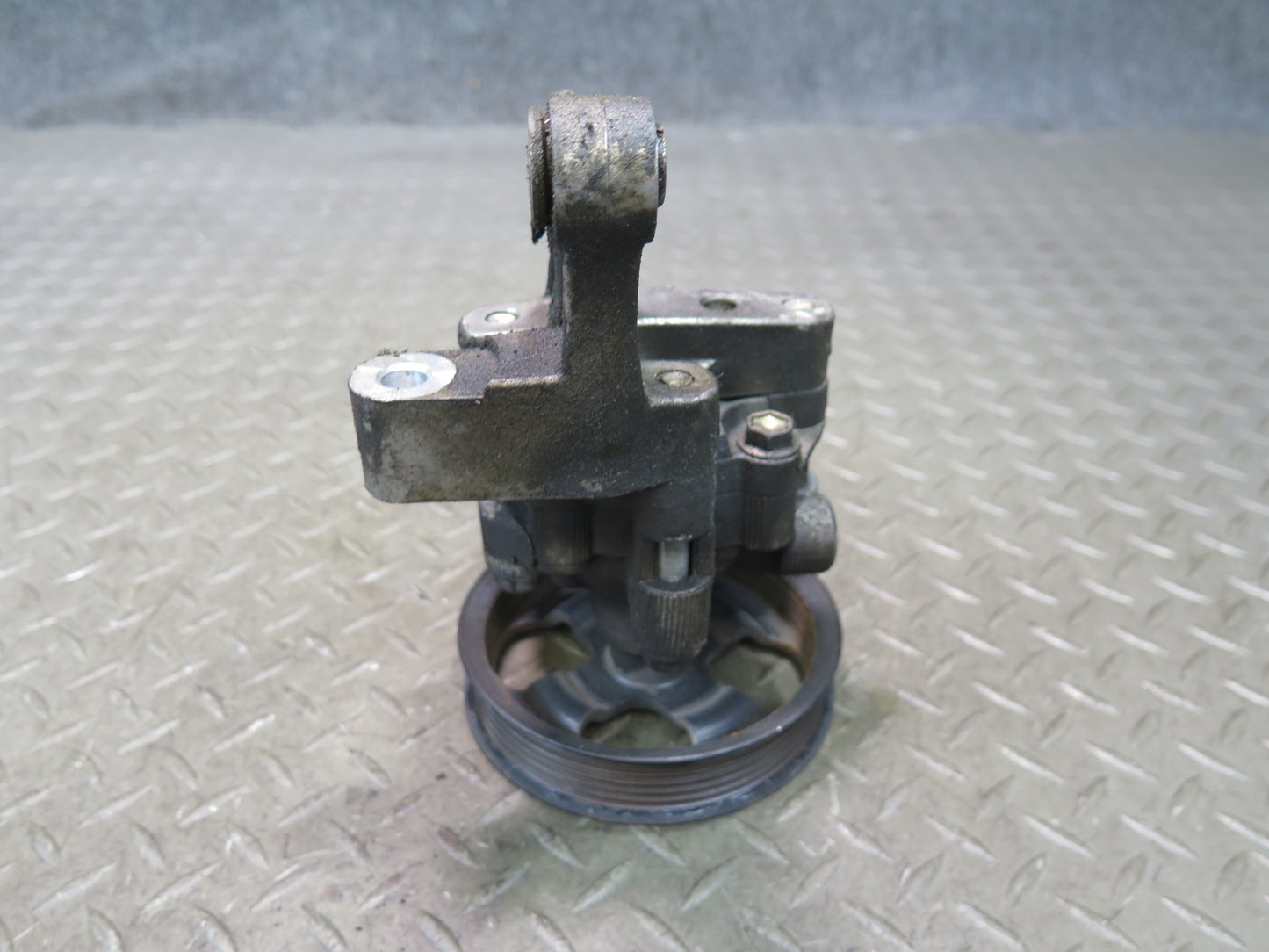01-06 Lexus LS430 UCF30L 3UZFE Power Steering Pump w Pulley OEM