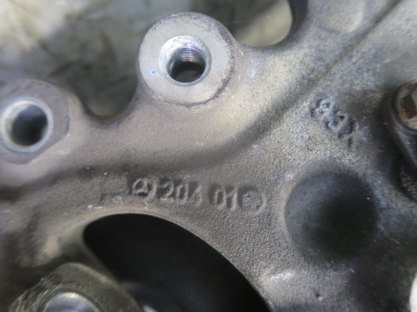 2012-2020 Mercedes R172 SLK SLC RWD Front Left Side Spindle Knuckle Wheel Hub