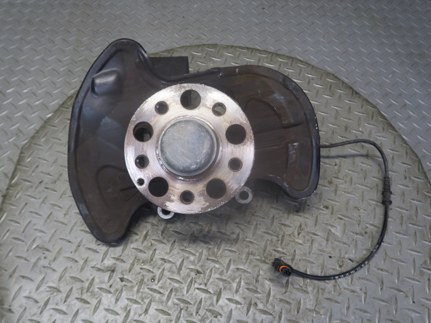 2012-2020 Mercedes R172 SLK SLC RWD Front Left Side Spindle Knuckle Wheel Hub