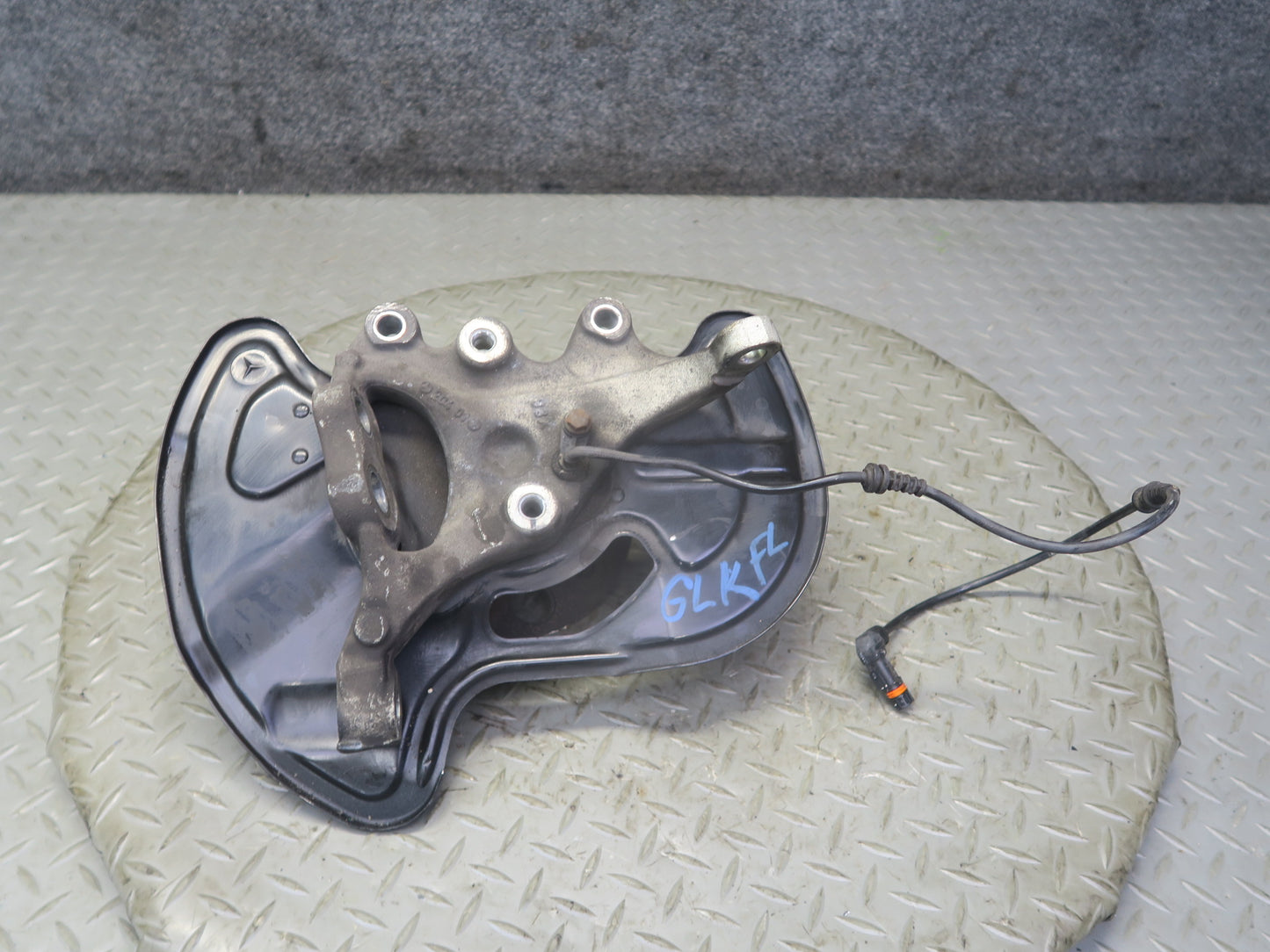2012-2020 Mercedes R172 SLK SLC RWD Front Left Side Spindle Knuckle Wheel Hub
