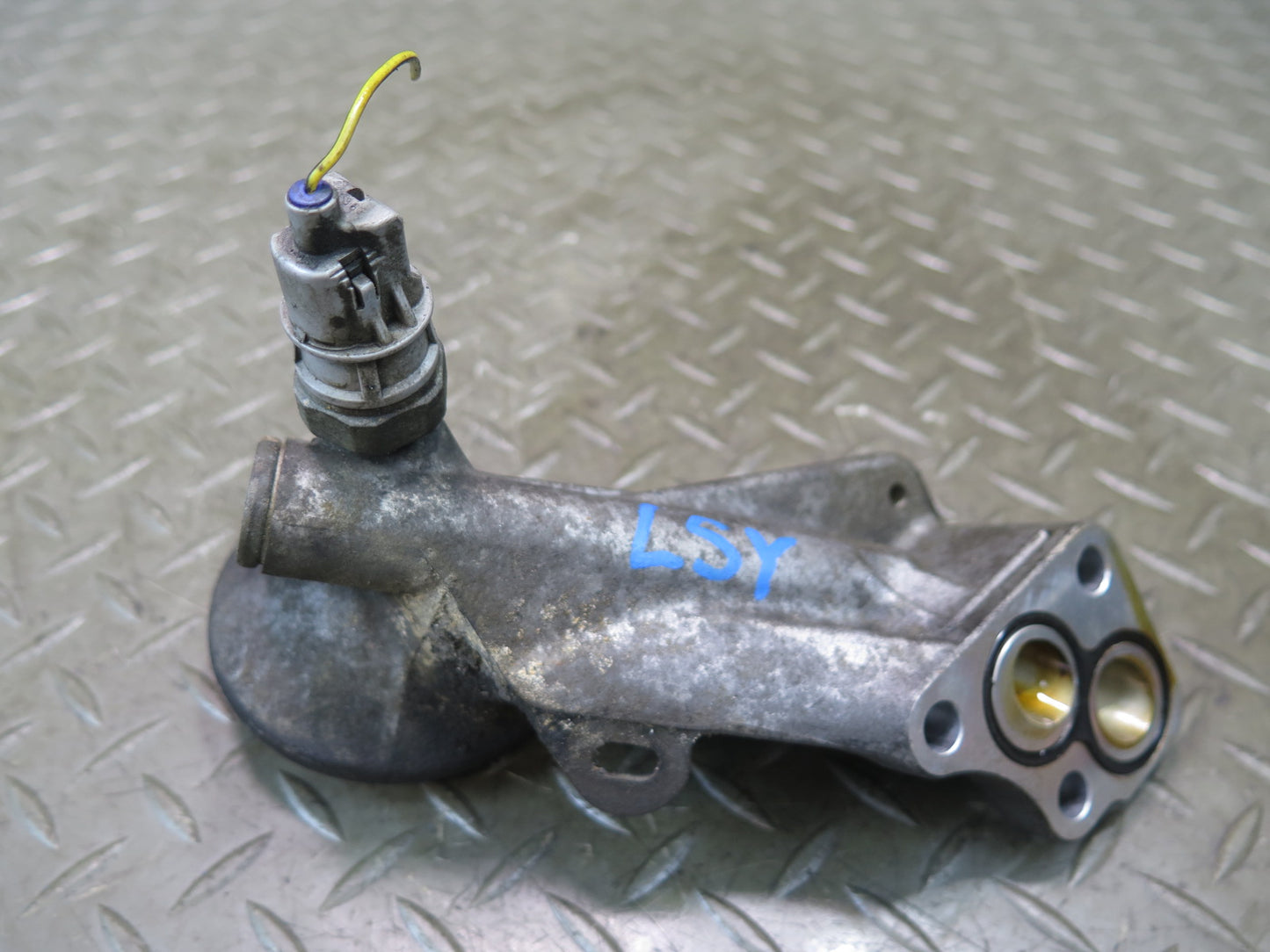 01-06 Lexus LS430 UCF30L 3UZFE Engine Motor Oil Filter Housing OEM