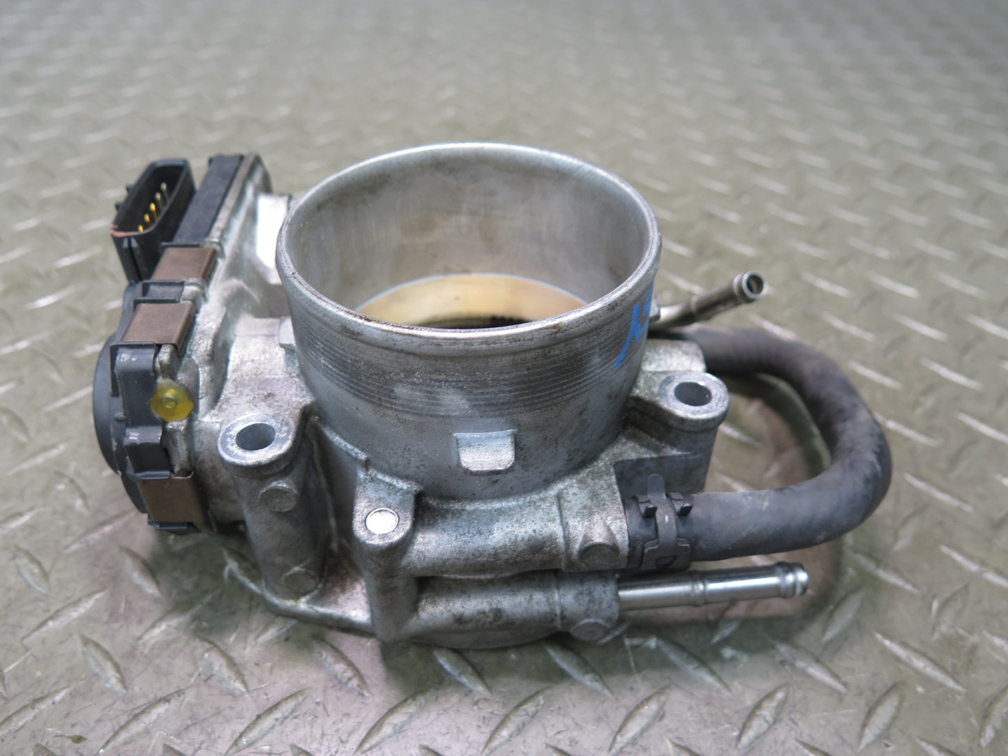 2005 Lexus LS430 UCF30L 3UZFE Engine  Motor Throttle Body Assembly OEM