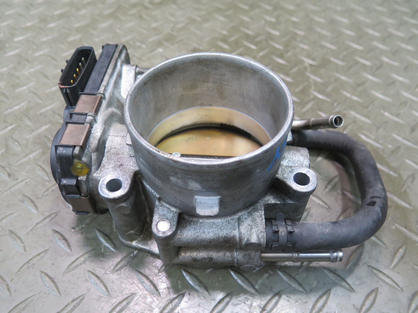 2005 Lexus LS430 UCF30L 3UZFE Engine  Motor Throttle Body Assembly OEM