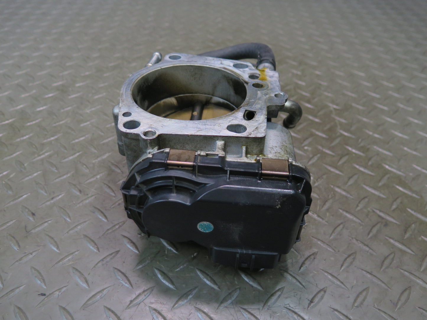 2005 Lexus LS430 UCF30L 3UZFE Engine  Motor Throttle Body Assembly OEM