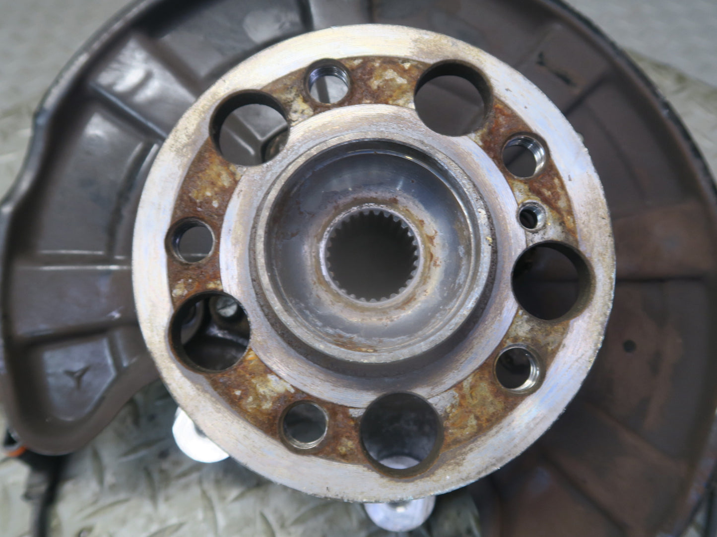 2012-2020 Mercedes R172 SLK SLC RWD Rear Left Side Spindle Knuckle Wheel Hub