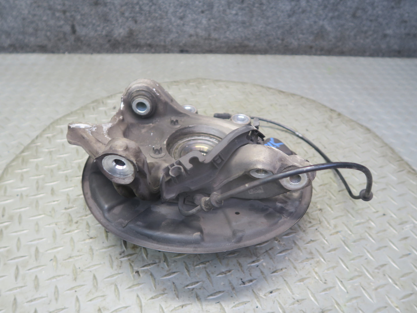 2012-2020 Mercedes R172 SLK SLC RWD Rear Left Side Spindle Knuckle Wheel Hub