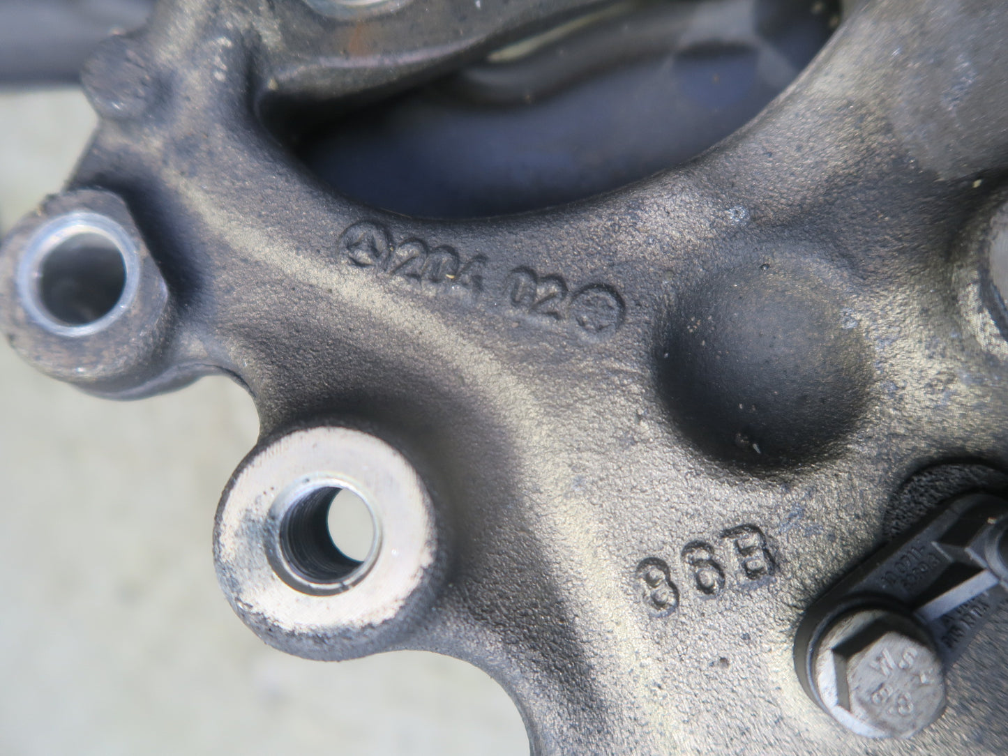 2012-2020 Mercedes R172 SLK SLC RWD Front Right Side Spindle Knuckle Wheel Hub