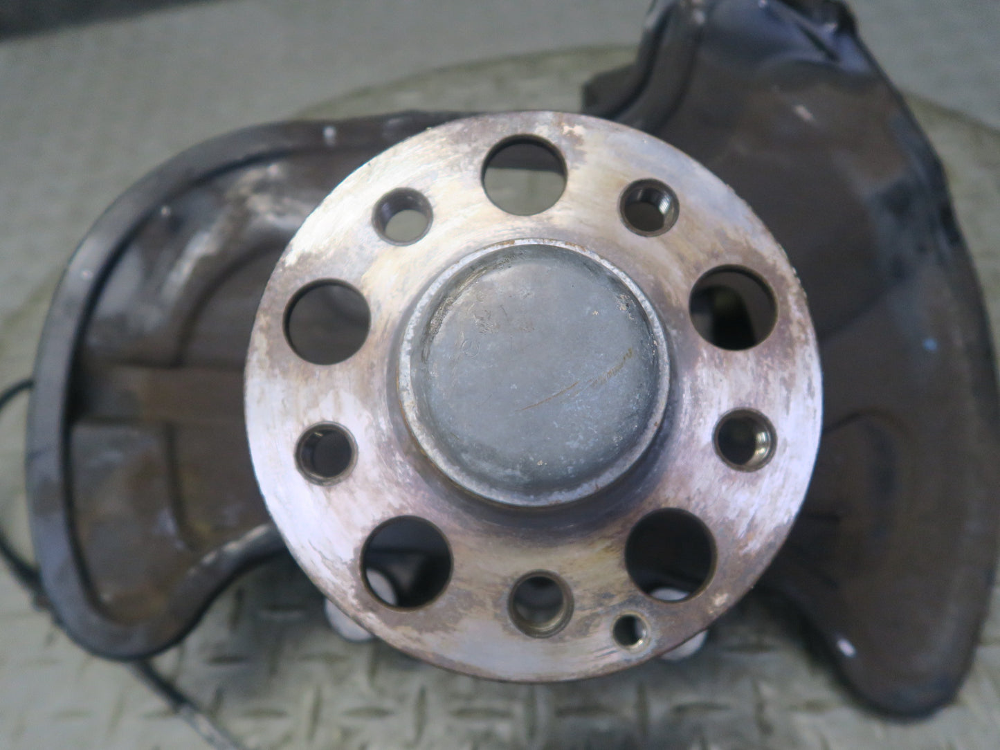 2012-2020 Mercedes R172 SLK SLC RWD Front Right Side Spindle Knuckle Wheel Hub