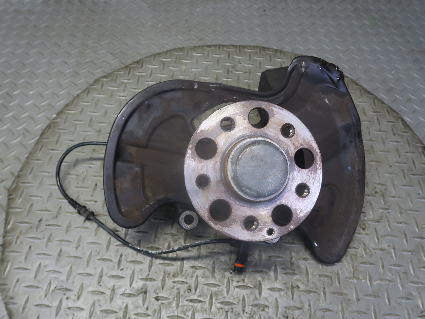 2012-2020 Mercedes R172 SLK SLC RWD Front Right Side Spindle Knuckle Wheel Hub